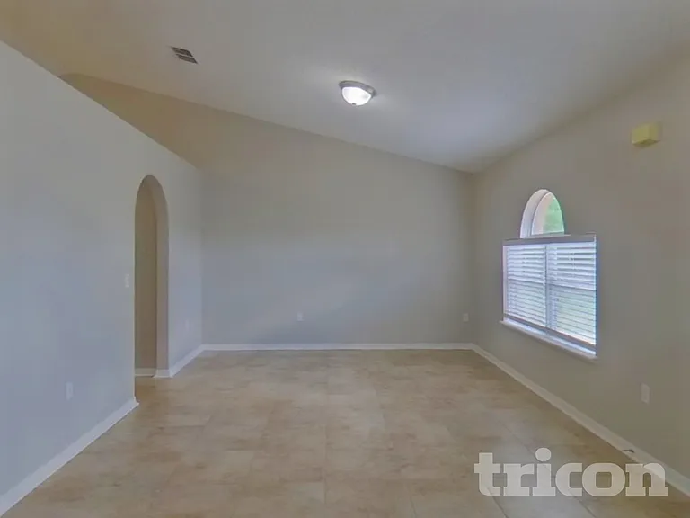921 Jayhil Dr — Photo 4