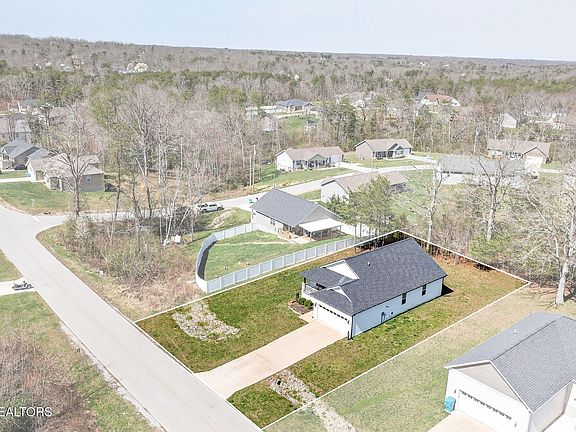 3rd image of 22 Patrick Dr