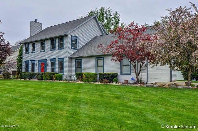 1st image of 839 Bluff Lake Dr
