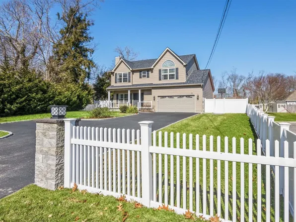 215 Lower Rocky Point Road, Sound Beach, NY 11789