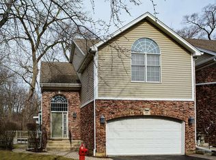 120 N Drew Ct, Palatine, IL 60067