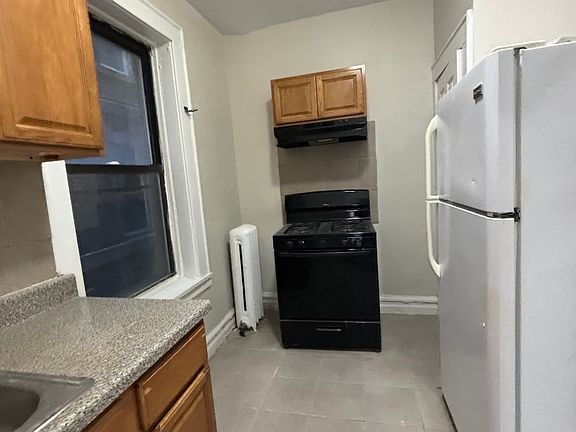 2nd image of 210 Roseville Ave APT A2