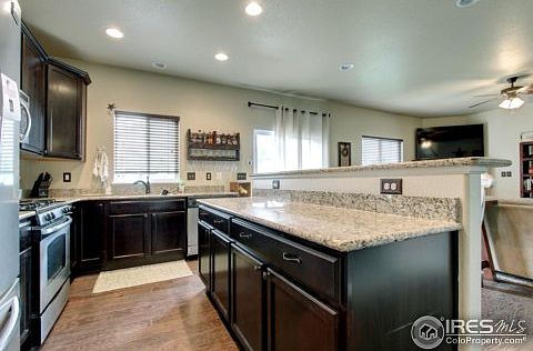 5th image of 672 Shoshone Ct