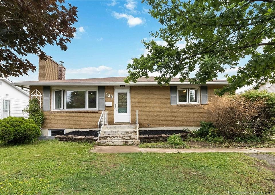 1st image of 139 Ayer Ave