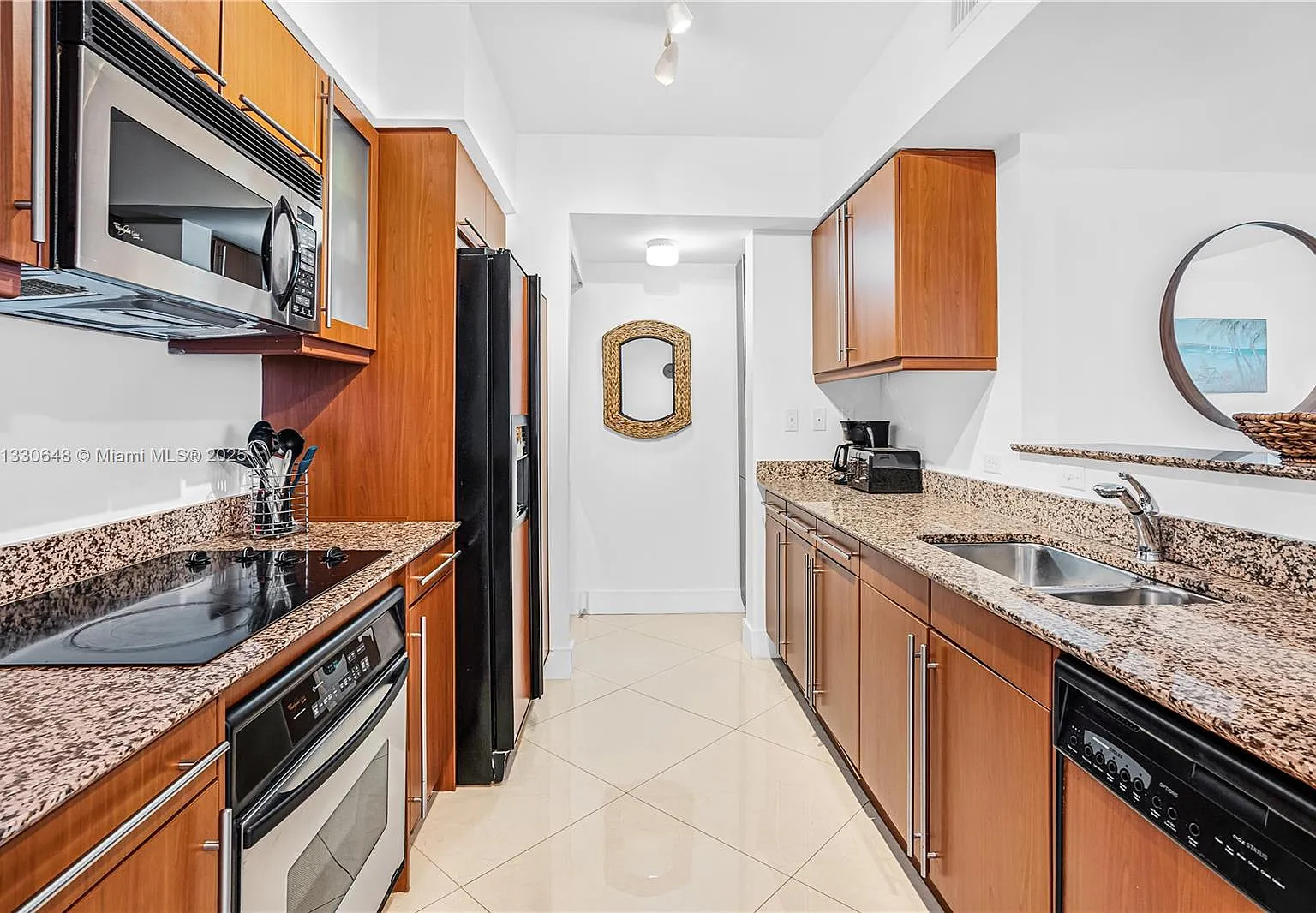 2080 Ocean Drive Condo — Photo 2