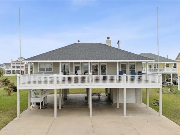 2295 Trinidad Dr, Crystal Beach, TX 77650