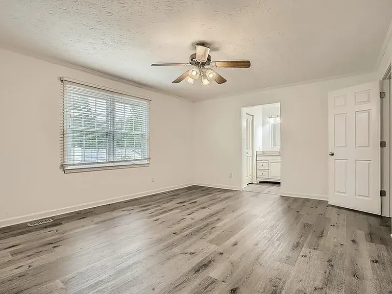 130 Grandchester Way — Photo 12