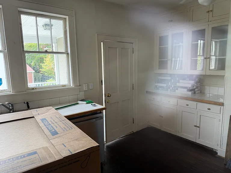 159 Alexander St #B — Photo 5