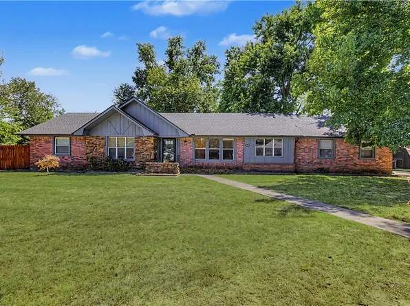 2802 Turtle Creek Cir, Rogers, AR 72756