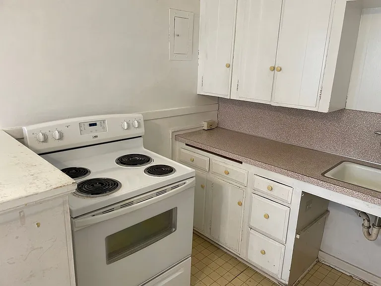 4235 Brooklyn Ave NE #202 — Photo 7
