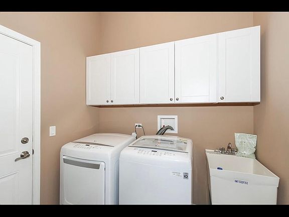 5th image of 2363 Newberry Ln