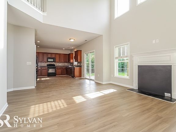 3rd image of 4 Brittle Creek Ln