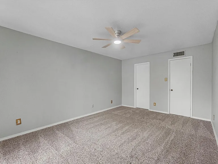 9700 Leawood Blvd #706 — Photo 7