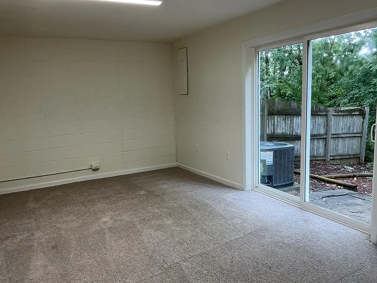 18 Wayside Ct — Photo 6