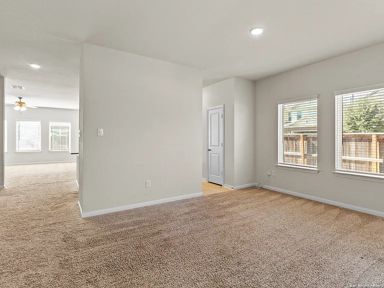 8904 Portobello Way — photo 5