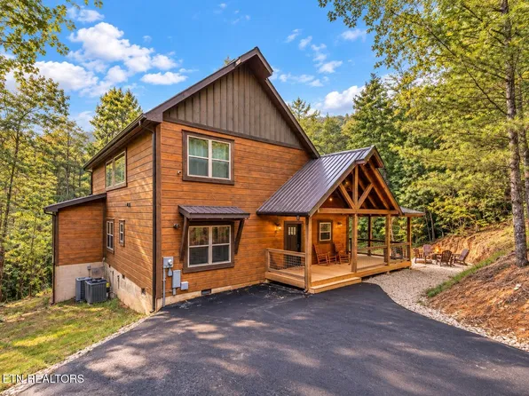 2762 Sawmill Branch Dr, Sevierville, TN 37862