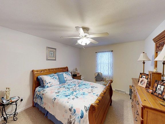 4th image of 2324 Nina Dr