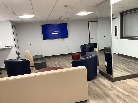 meeting/ lounge room