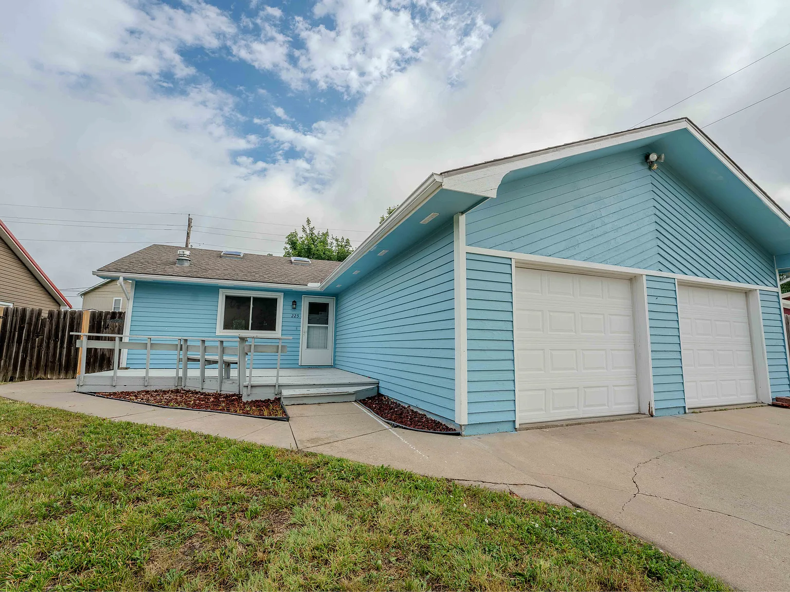 4 bed, 2184 sqft, $2,300 — Photo 3