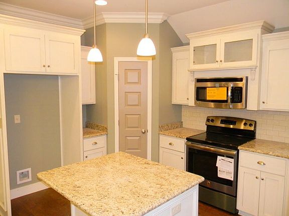 5th image of 3919 Karaline Cir