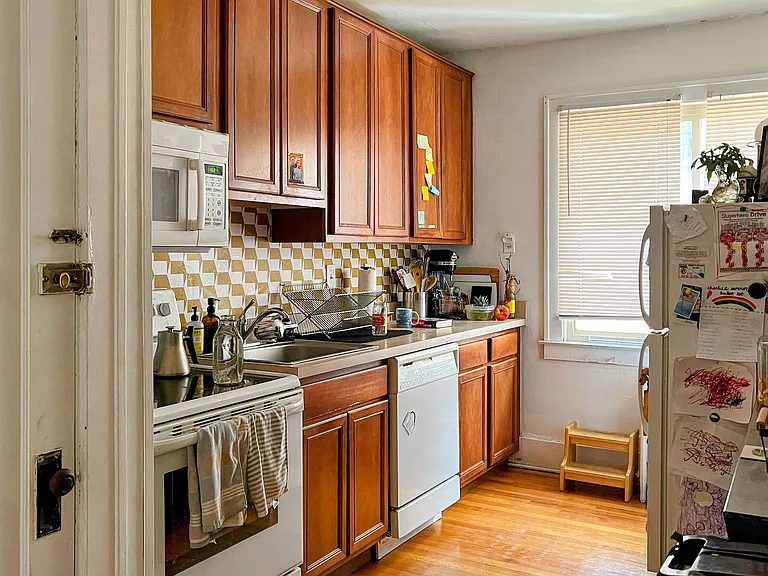 995 Nottingham Rd #UPPER — Photo 3