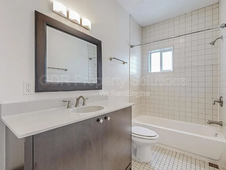 950 4th St NW #310 — Photo 13