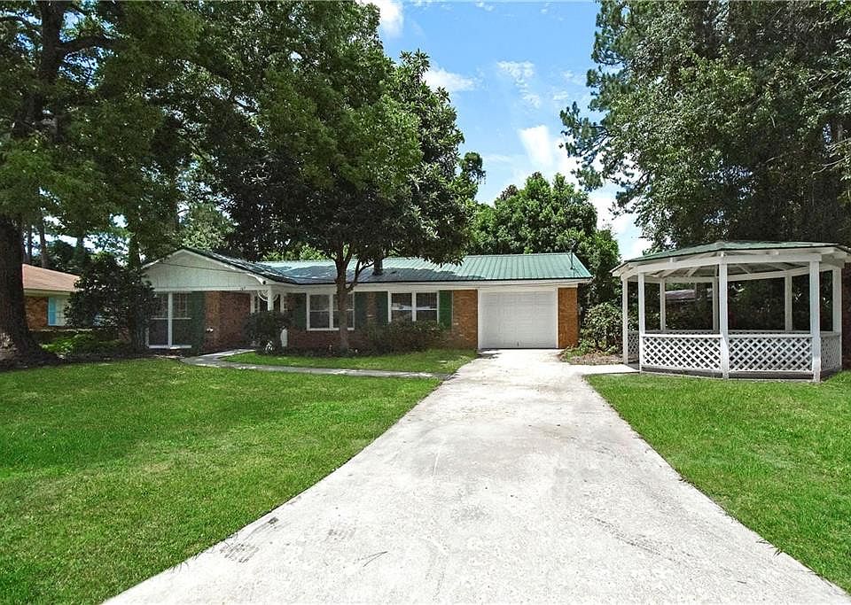 1st image of 167 Fairway Oaks Dr