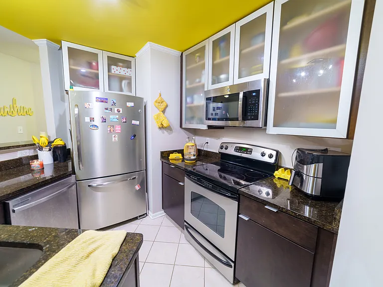 509 Graham St #1D — Photo 2