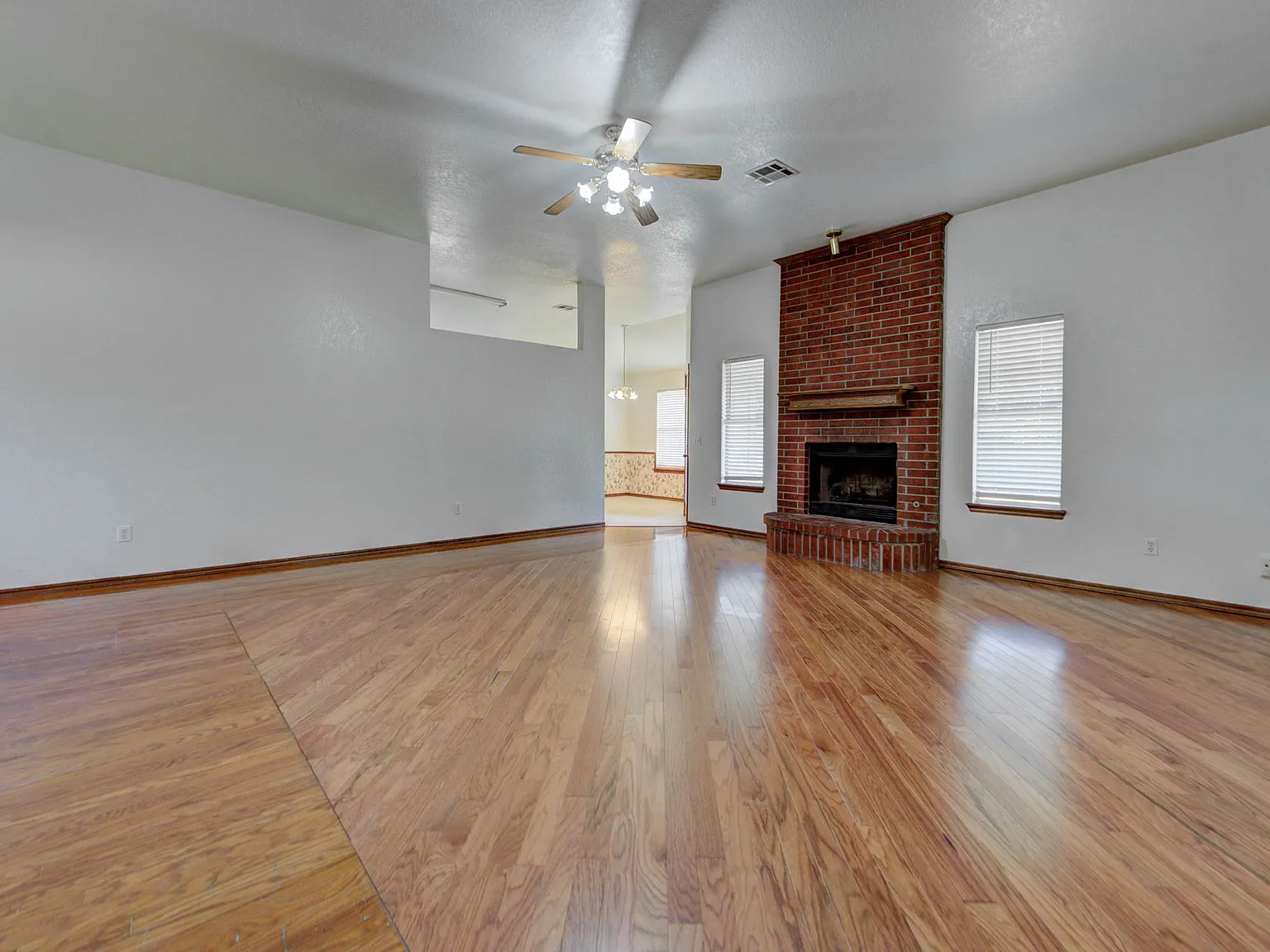 2809 East Lake Drive - 1 — Photo 2