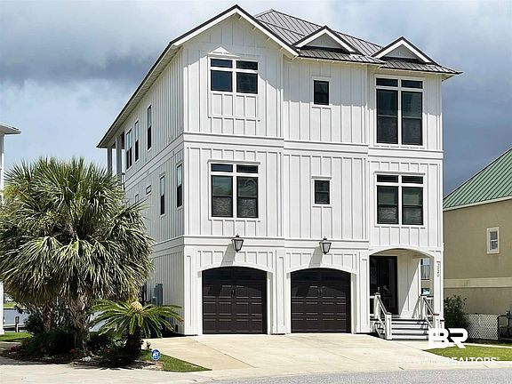 2nd image of 3220 Mariner Cir