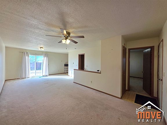 2nd image of 1021 Smokey Hill St
