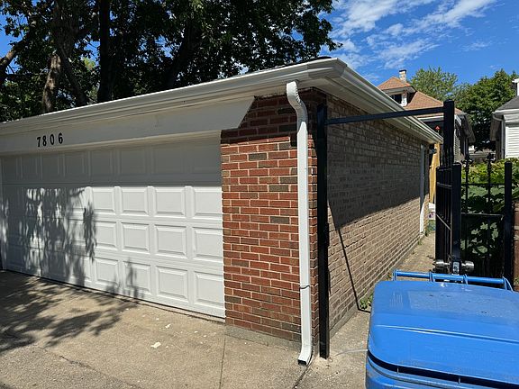 4th image of 7806 S Eberhart Ave