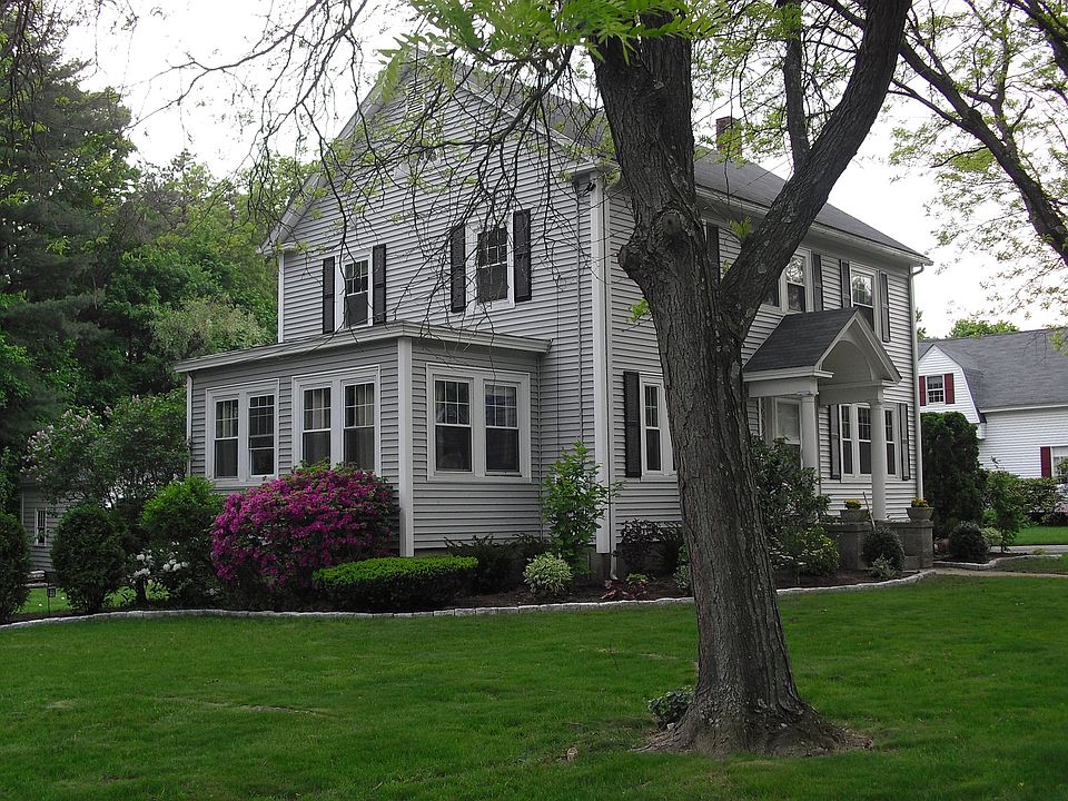 2nd image of 407 S Main St