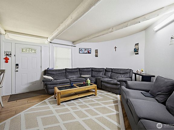 4th image of 35835 13th Avenue SW