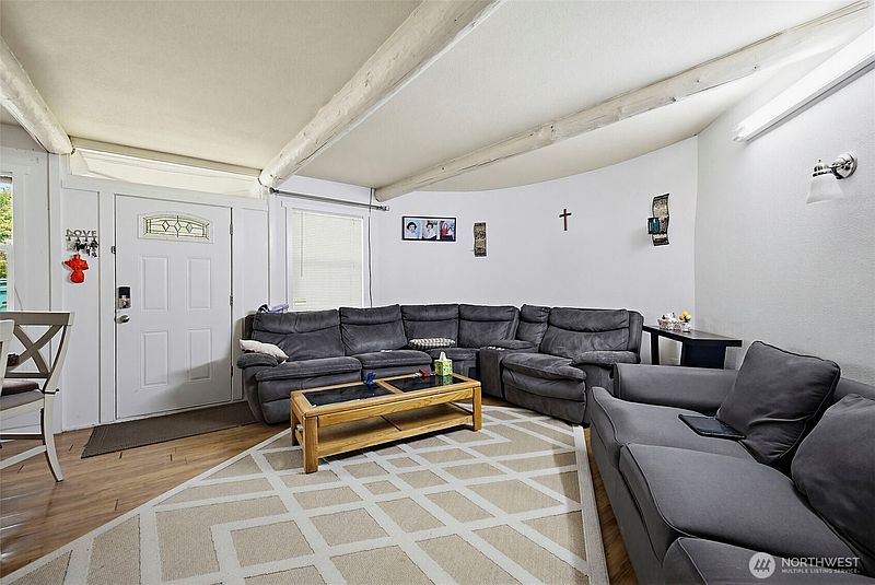 4th image of 35835 13th Avenue SW
