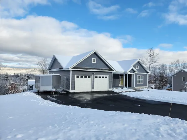 102 Brookview Drive, Hooksett, NH 03106