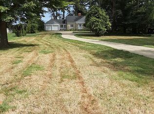 25170 Lake Rd, Bay Village, OH 44140