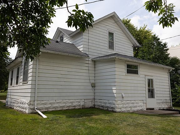 3rd image of 1235 Main St