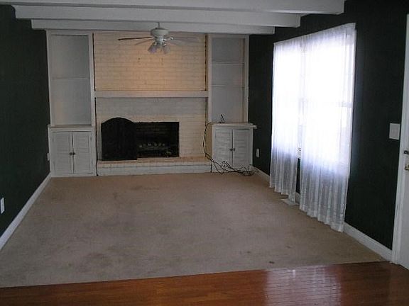3rd image of 1886 Greenglen Ct