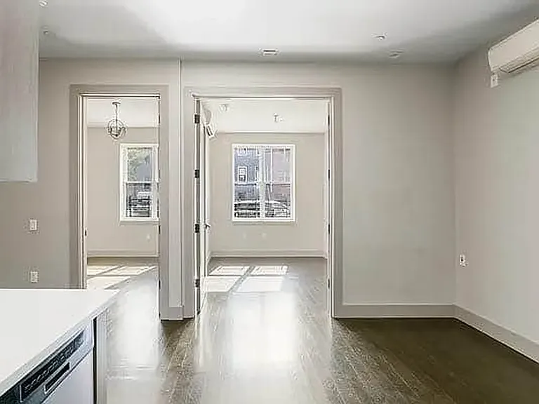 86 Stanhope St #1A — Photo 3