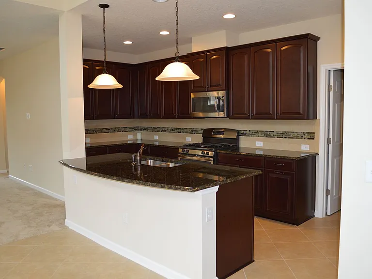 174 Spring Park Ave — Photo 2
