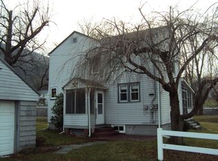 2 South St, Mill Hall, PA 17751