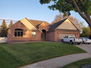 38932 Harvest Meadows Ct, Sterling Heights, MI 48313