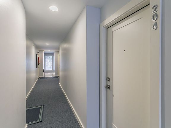 3rd image of 3919 Holland Ave APT 204