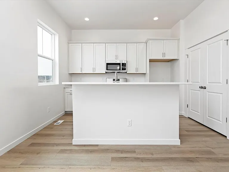 1630 N Mumbarto Ln — Photo 9