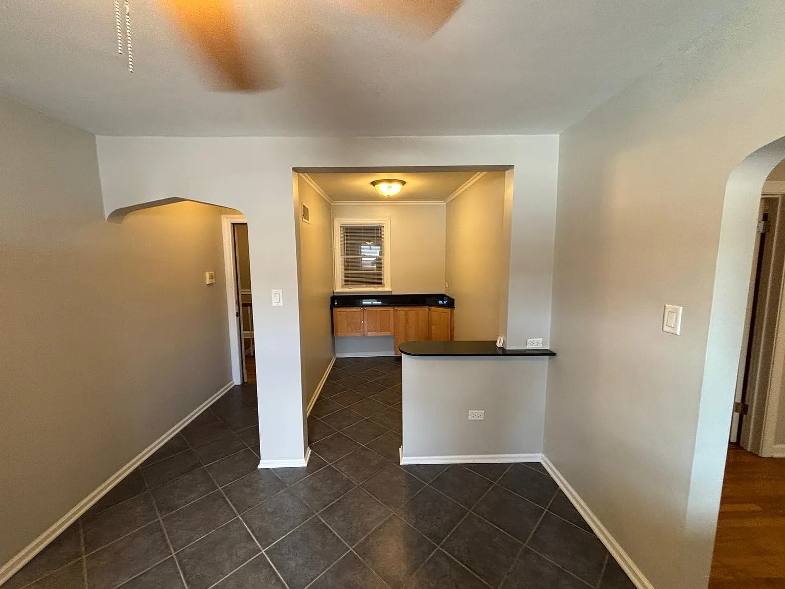 2 bed, 1000 sqft, $1,800 — Photo 4
