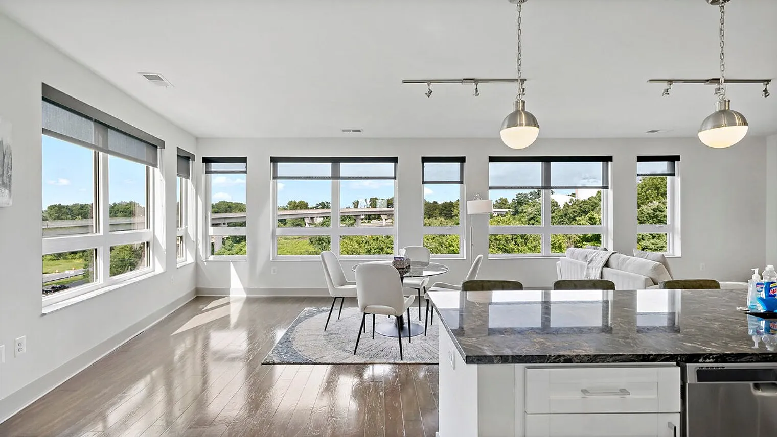 2 bed, 2.0 bath, $6,417 — Photo 2