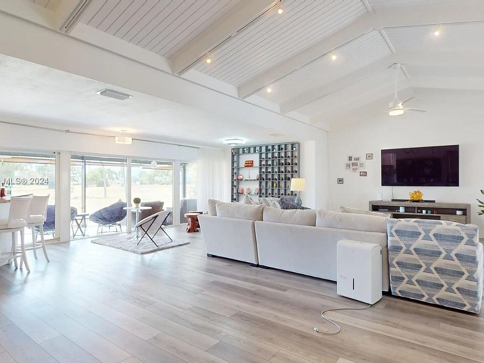1st image of 5006 N Travelers Palm Ln