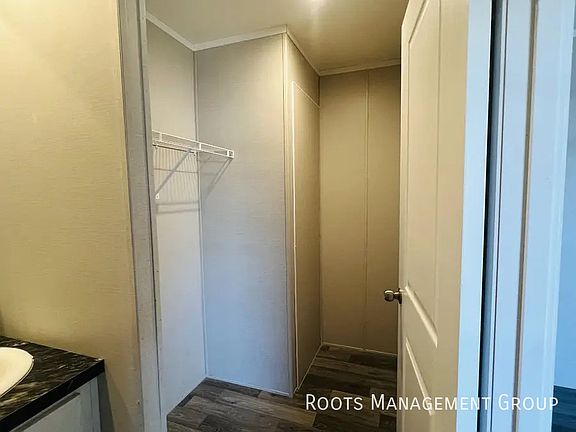 5th image of E9 Meadows Ct #E9