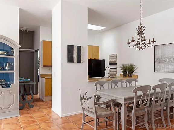 3rd image of 8328 Regents Rd Unit 3G